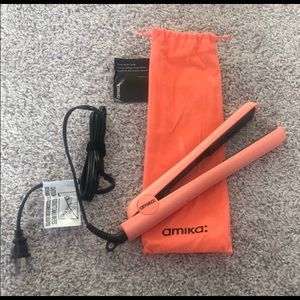 Brand New Amika Straightner